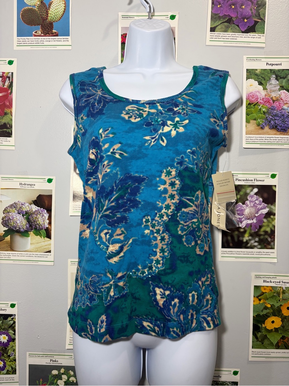 Victoria Jones Woman Teal and Blue Floral Scoop Neck Tank